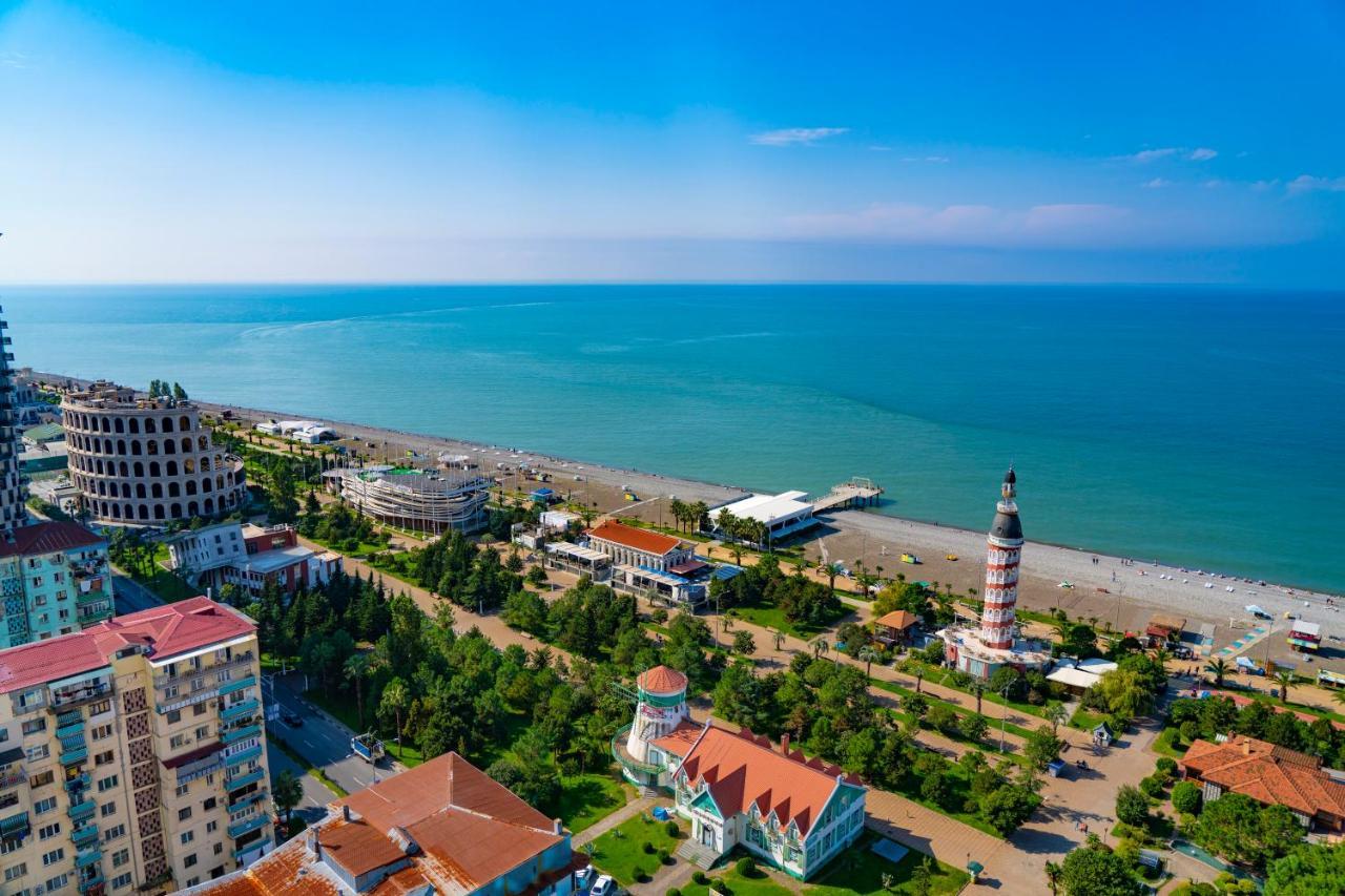 Seaside Resort In New Orbi Twins Батуми Экстерьер фото
