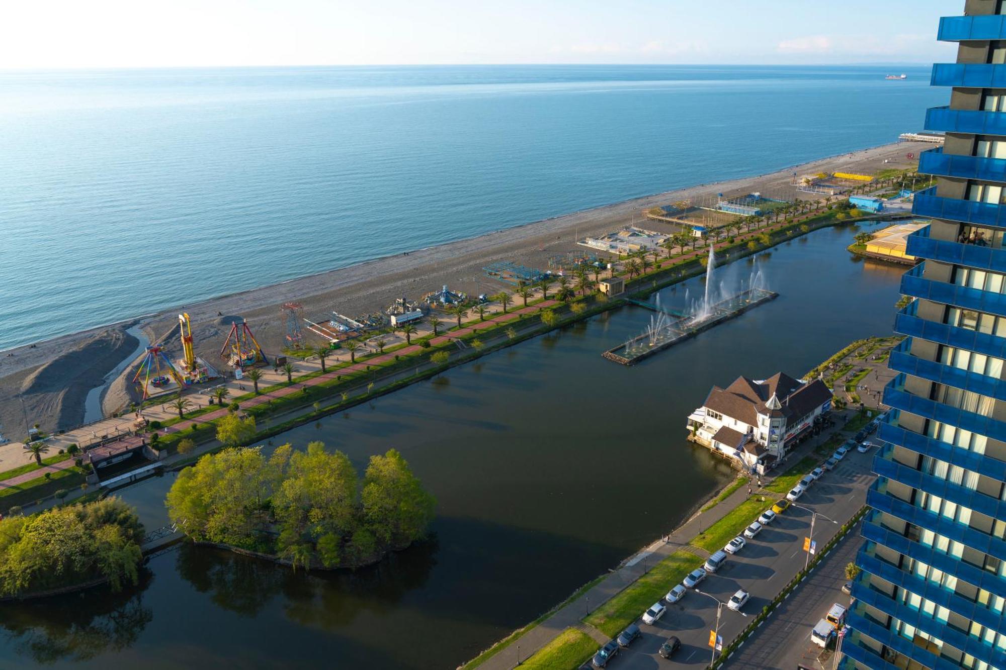 Seaside Resort In New Orbi Twins Батуми Экстерьер фото