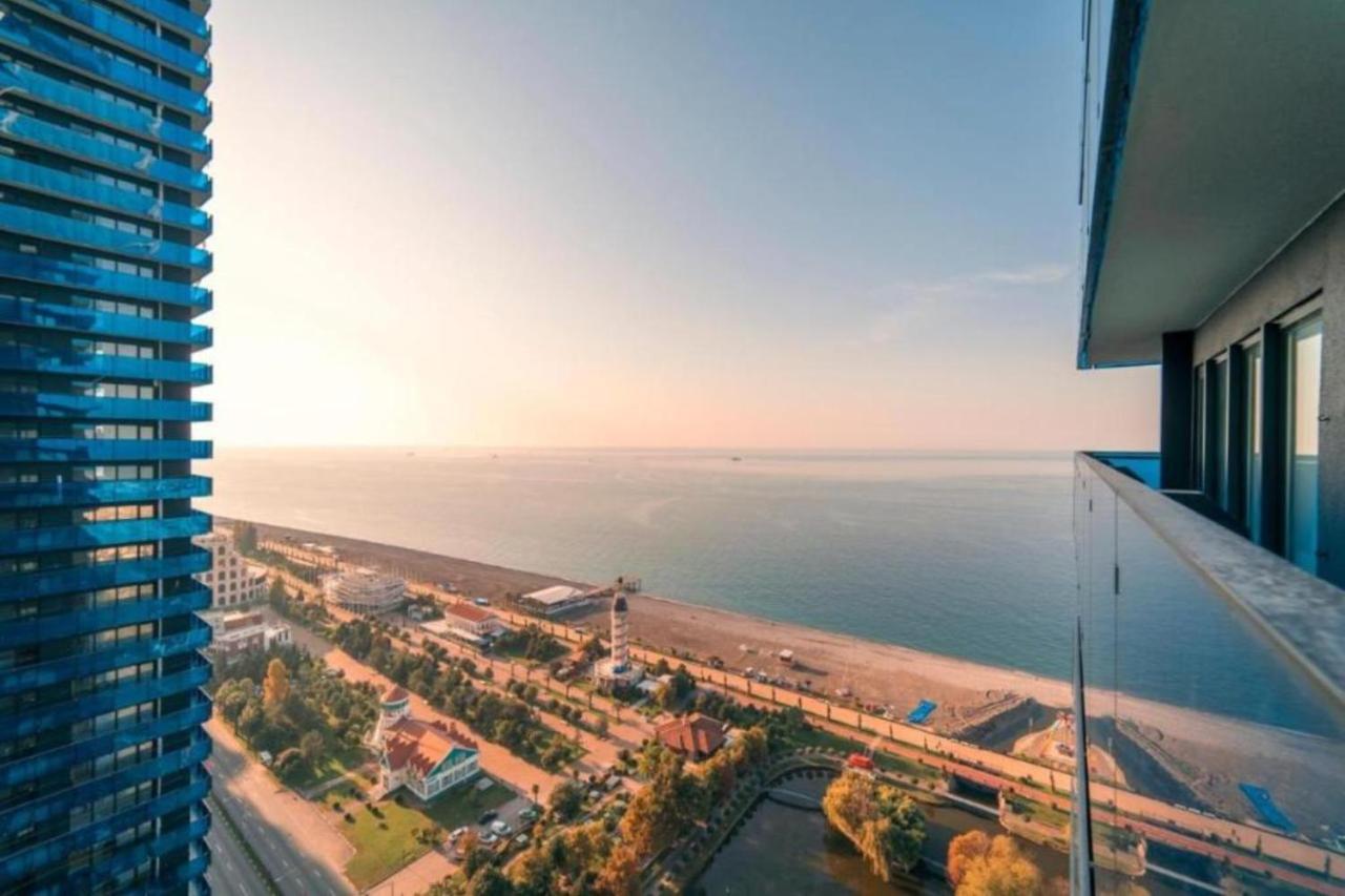 Seaside Resort In New Orbi Twins Батуми Экстерьер фото