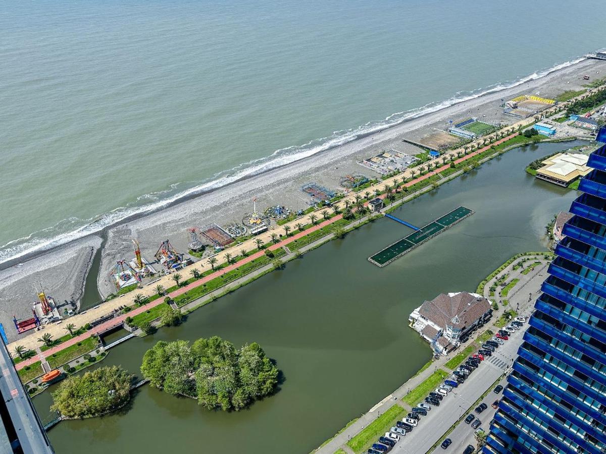 Seaside Resort In New Orbi Twins Батуми Экстерьер фото